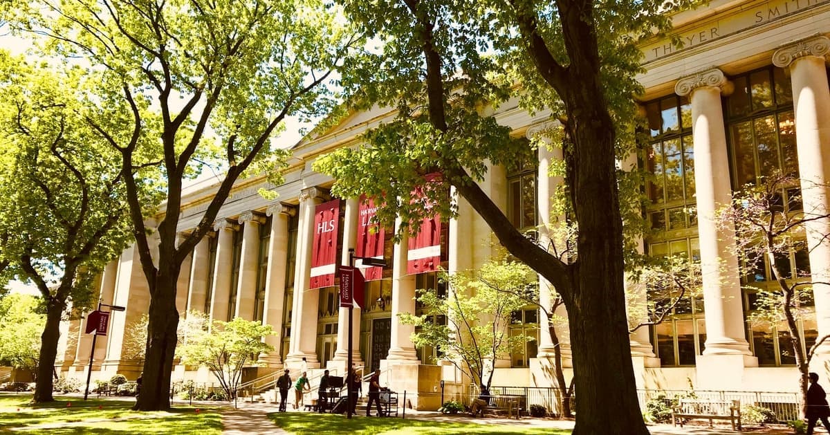 How to Apply to US Universities as a Student from Singapore