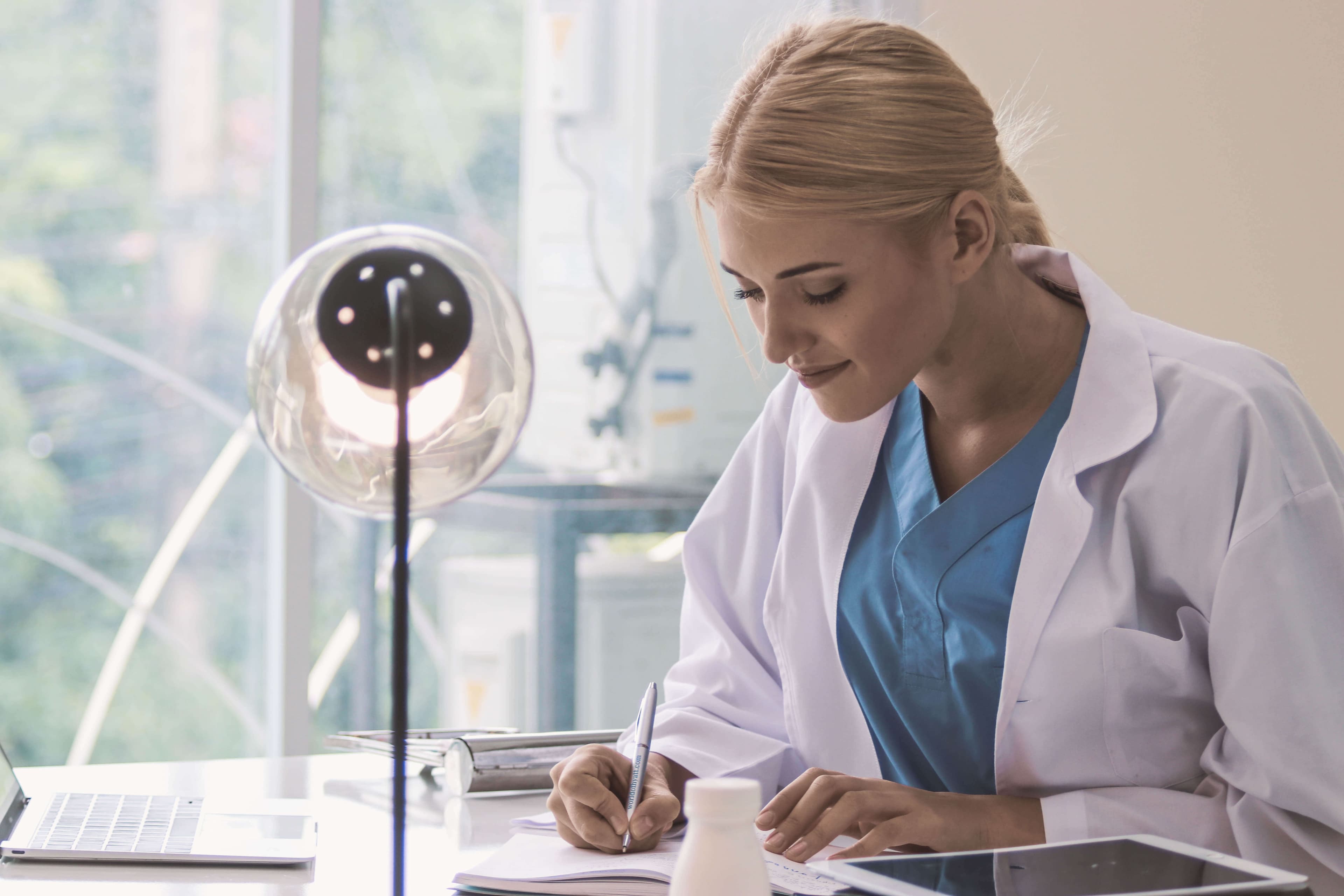 How To Become a Pharmacist: A Step-by-Step Guide to Crafting Your Pharmaceutical Future