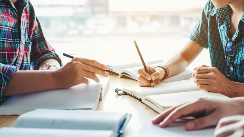 卓越性を解き放つ: 優れた成績へのロードマップ