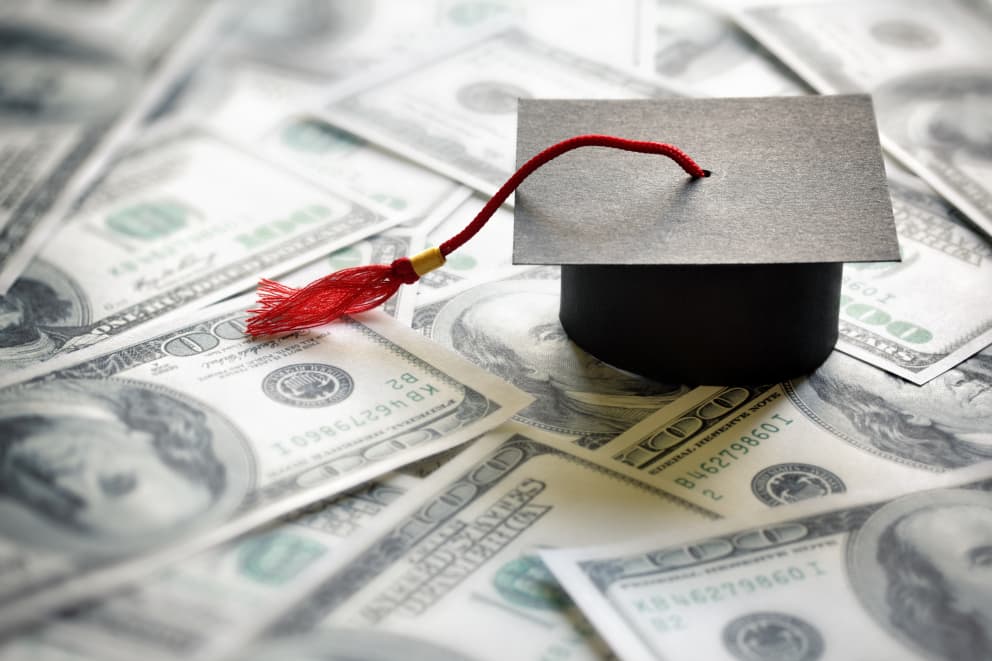 Securing Your Future: How to Apply for US College Scholarships in High School